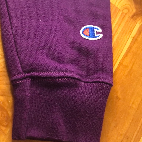CHAMPION | Women’s Purple Reverse Weave Hoodie - Picture 5 of 6
